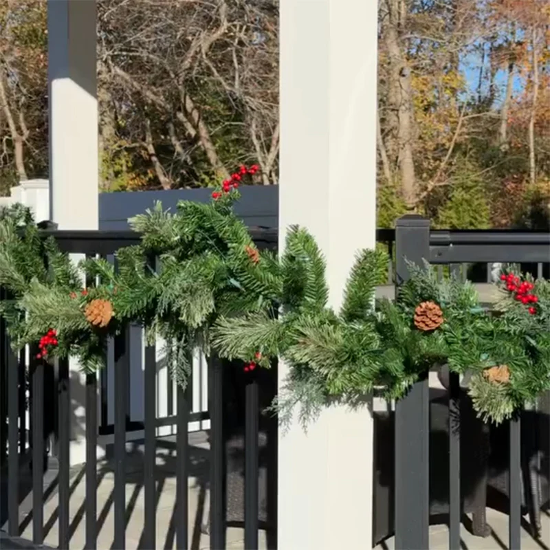 Classic Pre-lit Christmas Garland - Image 7