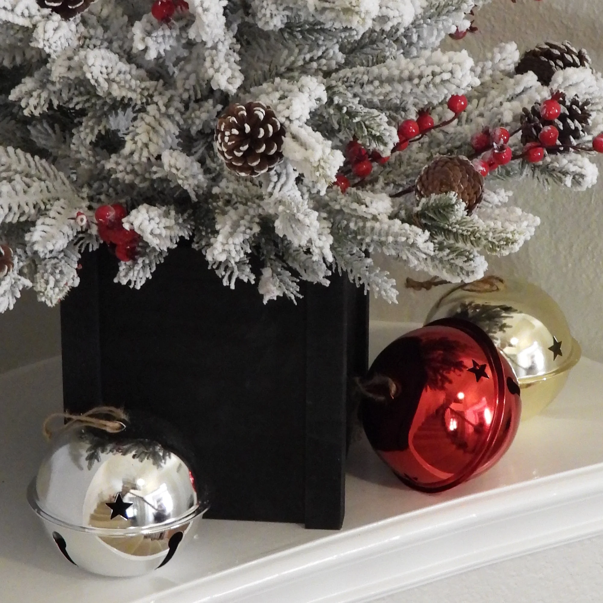 Adapt Nesting Jingle Bells 120 mm (4.7 inch) - Gold, Silver, Red - Image 3
