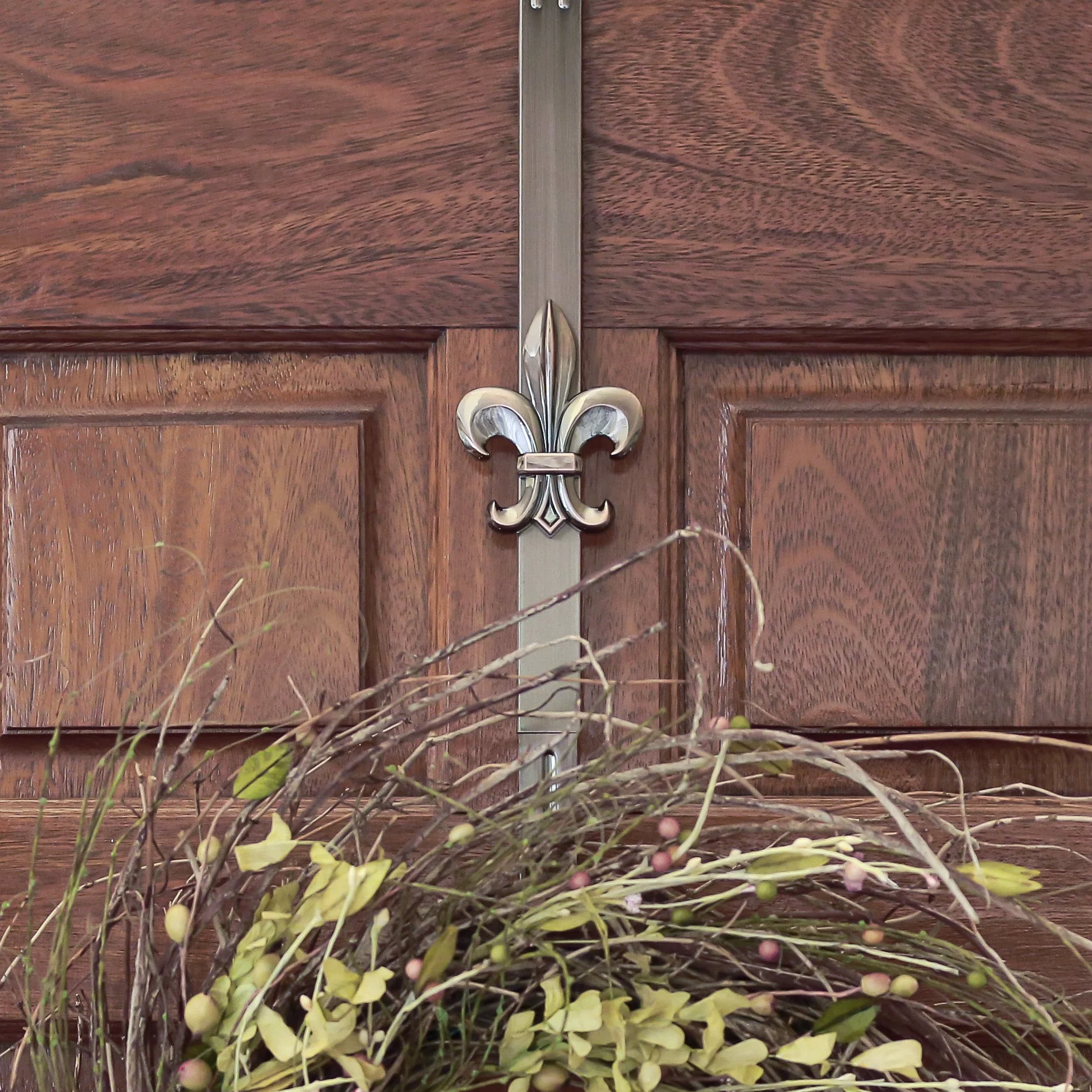 Adapt Adjustable Wreath Hanger with Fleur-de-lis Icon - Oil-Rubbed Bronze - Image 12