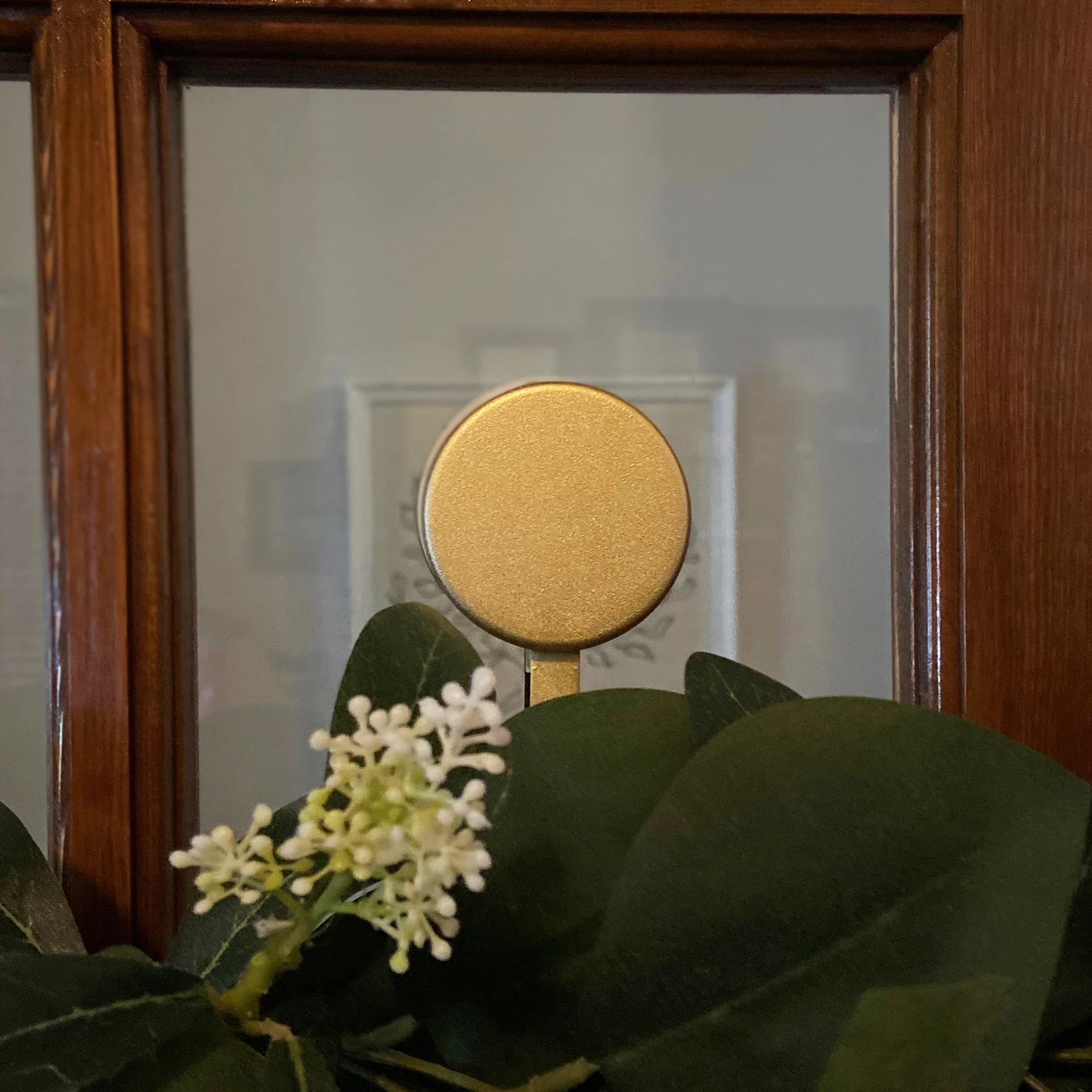 Attract Magnetic Hanger, 2 Pack - Textured Gold - Image 3